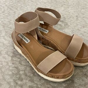 Steve Madden tan platform sandals 7.5